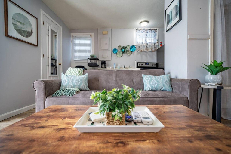 Others 5, Tiny Home Downtown Lenoir City, Loudon