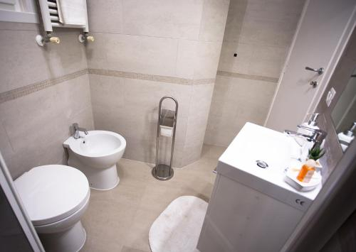 5, Bed and Breakfast Beyond the Sea, Rome