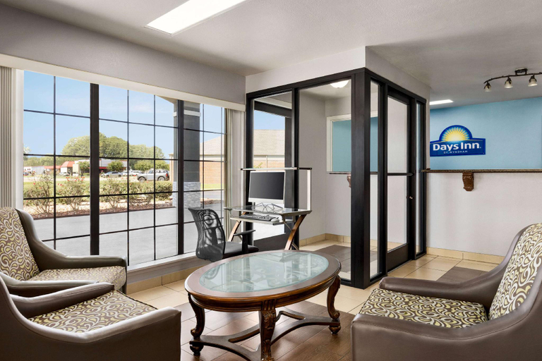 Public Area 3, Days Inn by Wyndham Fulton, Itawamba