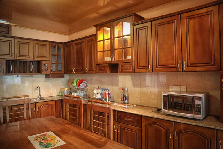 Others 4, Mahaweli View Bungalow, Kundasale