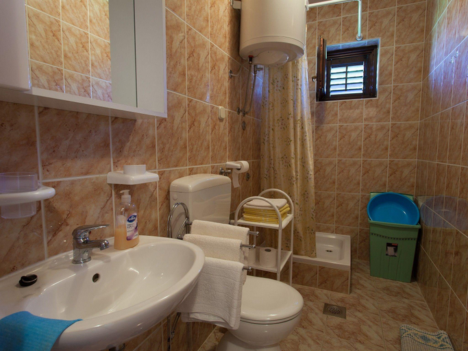 Bathroom, Apartment in Vantacici near the Sea, Malinska-Dubašnica