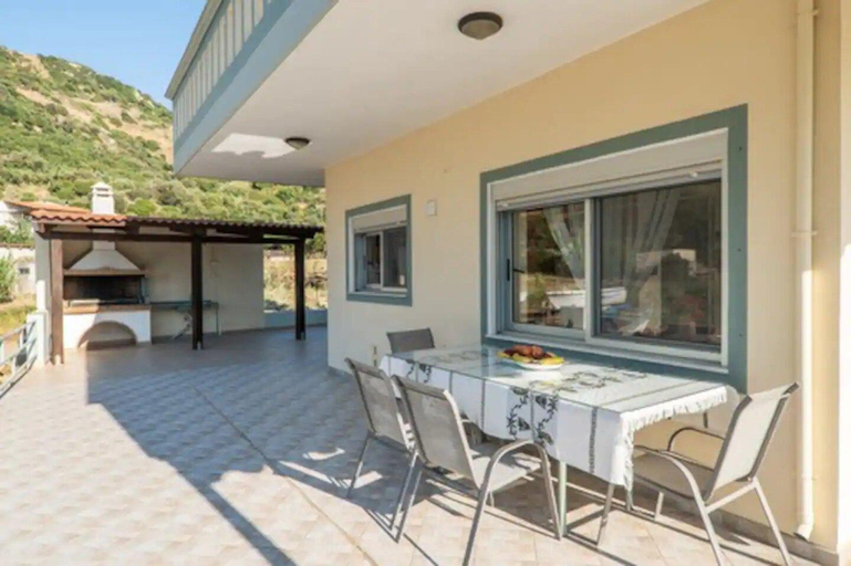 Others 4, House just on the beach -included 2 canoe, 2 bicycles, Crete