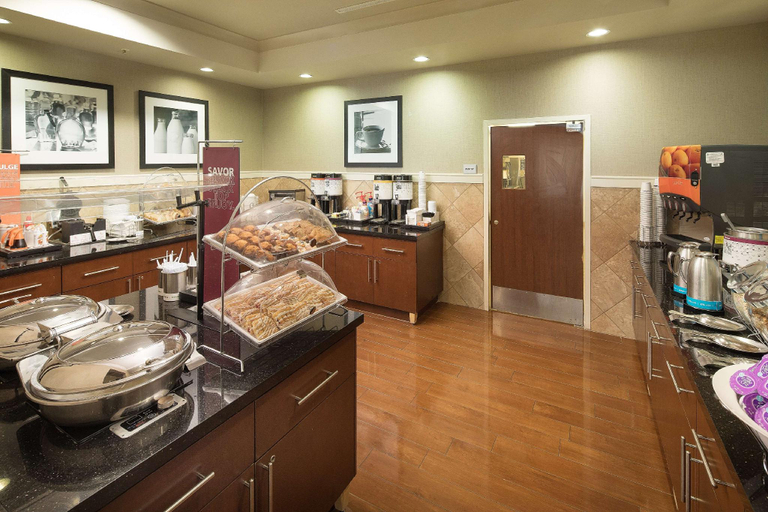 Food & Drinks 5, Hampton Inn & Suites Little Rock-Downtown, Pulaski