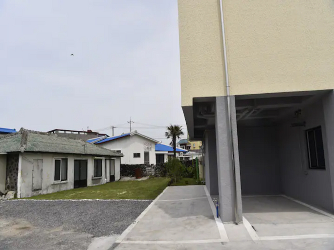 Jeju hyeopjae howl stay, Jeju