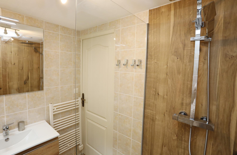 Bathroom 3, Maison d'Hôtes Le 6 Bis, Drôme