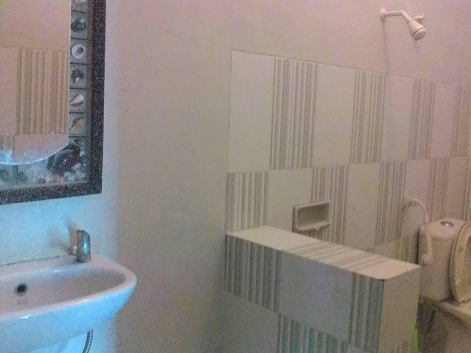 Bathroom 3, New Pondok Dewi, Pangandaran