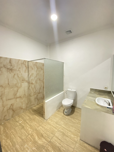 Bathroom 5, Miami Guest House, Malang