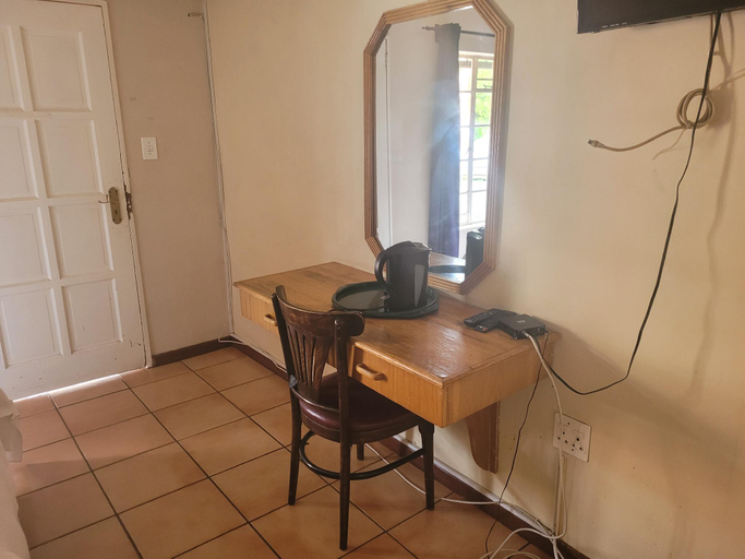 Others 5, canon lodge, Amajuba