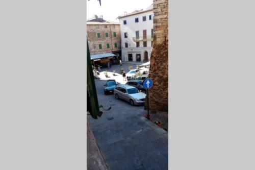 ANGOLO SULLA PIAZZA, Livorno