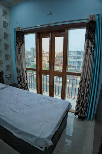 Others 5, HOTAL RAJNIWAS, Patna