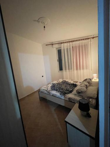 Others 2, Kamelia Apartament, Durrësit