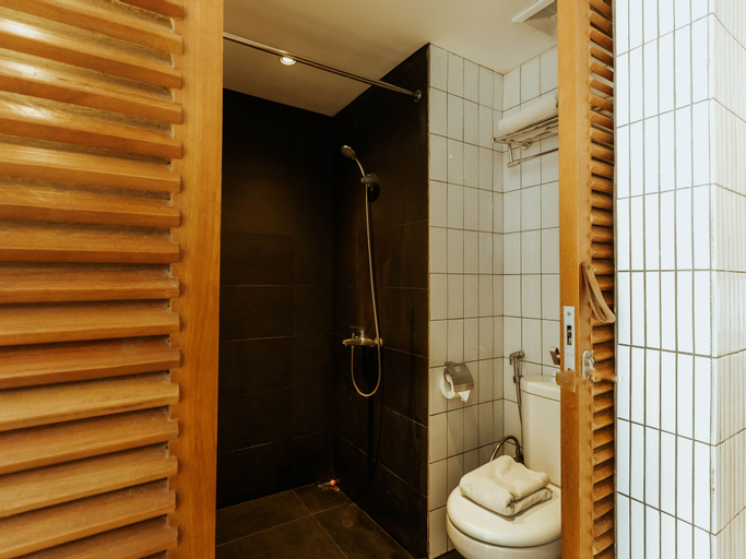 Bathroom 11
