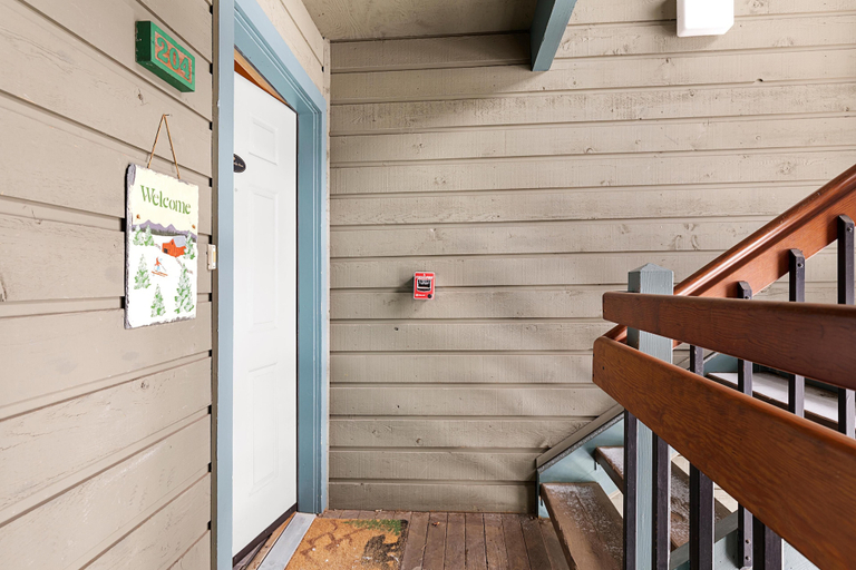 Public Area, S. Pine St - Riverside Condos B204, San Miguel