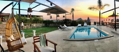 A house with a swimming pool and a garden. Free barbecue place, Muang Phitsanulok