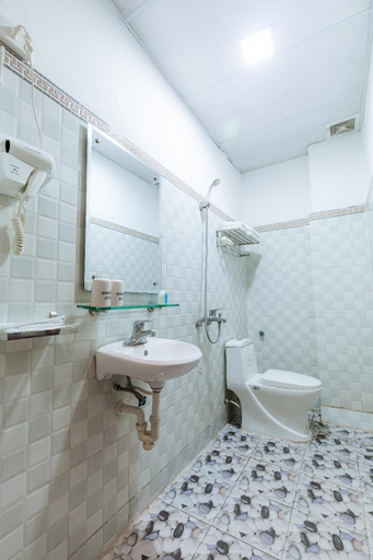 Bathroom 4, Phuc Đuc Motel, Thanh Hóa City