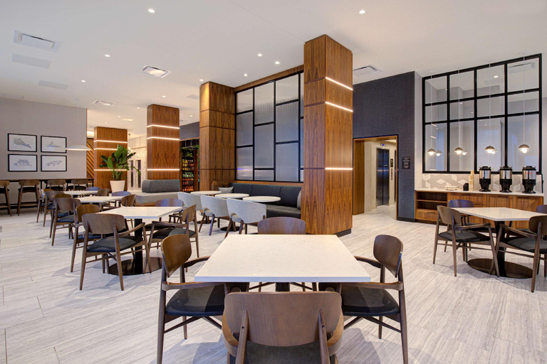 Food & Drinks 5, Homewood Suites by Hilton Montreal Downtown, Montréal