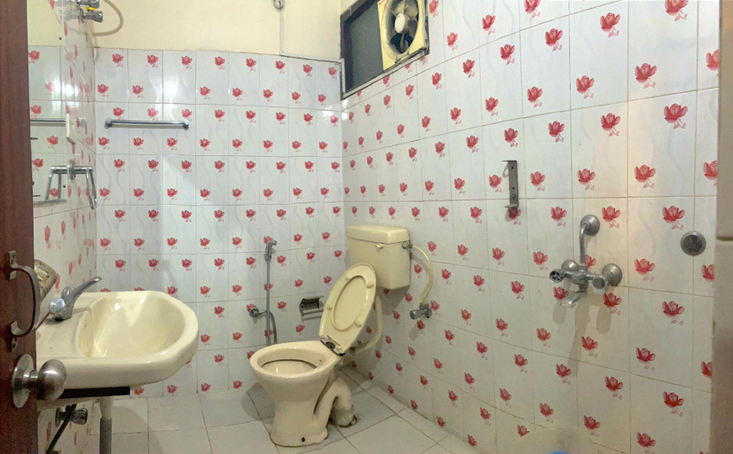 Bathroom 4, Hotel Pacific Inn Lucknow , Lucknow