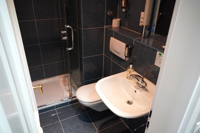 Bedroom 4, City Hotel Frankfurt/M - Bad Vilbel, Wetteraukreis