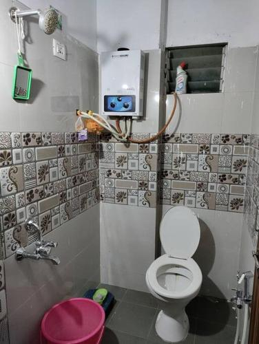1BHK Entire Flat with Kitchen R O Water AC Geyser Fridge TV Washing Machine, Vadodara
