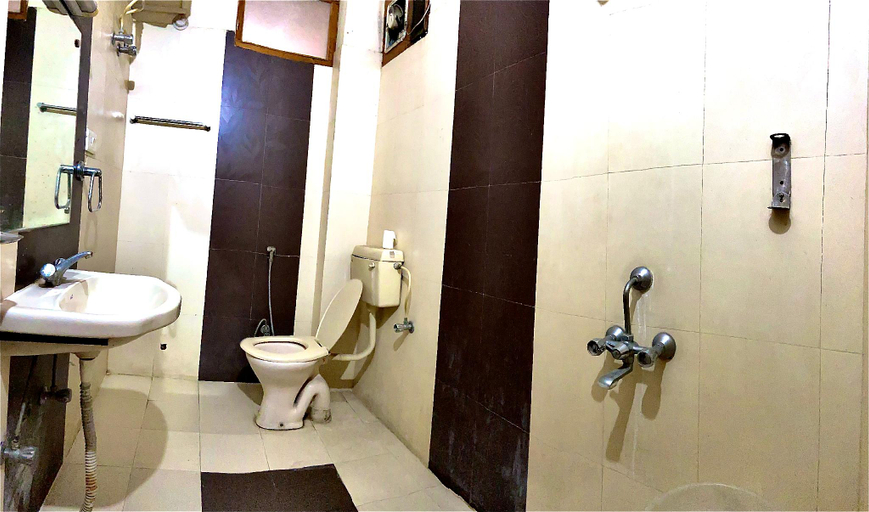 Bathroom 3, Hotel Pacific Inn Lucknow , Lucknow