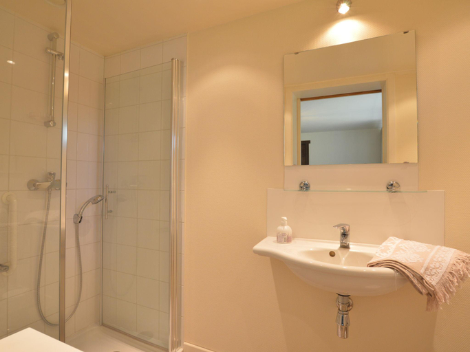 Bathroom 3, Charming Stay near Circuit Spa, Liège