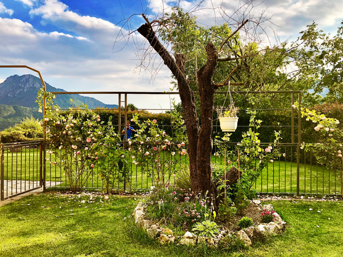 Others 5, B&B Montebello, Lecco