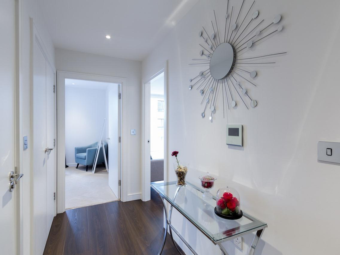 Others 4, Blissful one bed near the River, London