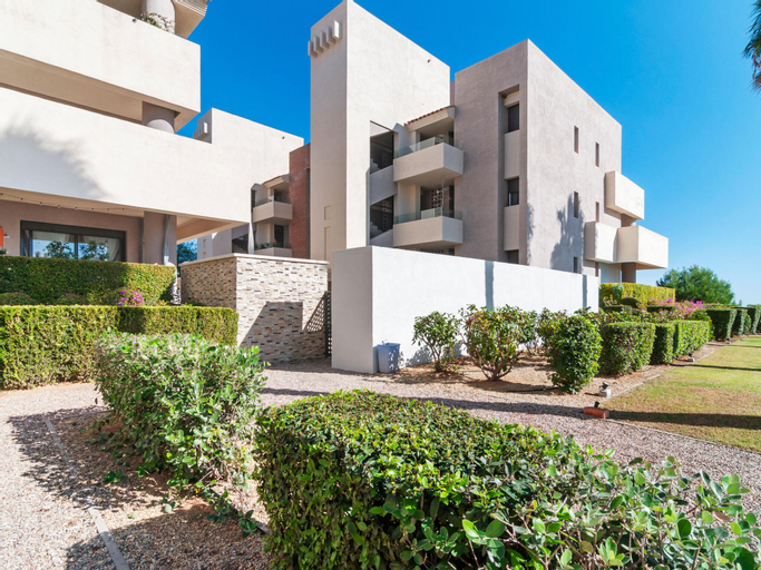 Modern apartment on the Valle del Este Golf resort, 10 min from the beach, Almería
