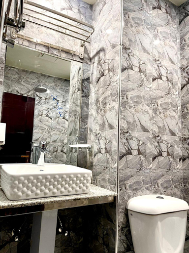 Bathroom 3, HotelH6, Islamabad