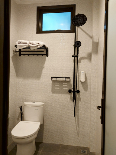 Bathroom 5, Atap Biru Residence, Semarang