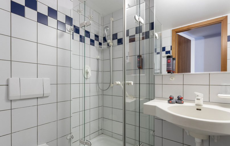 Bathroom 4