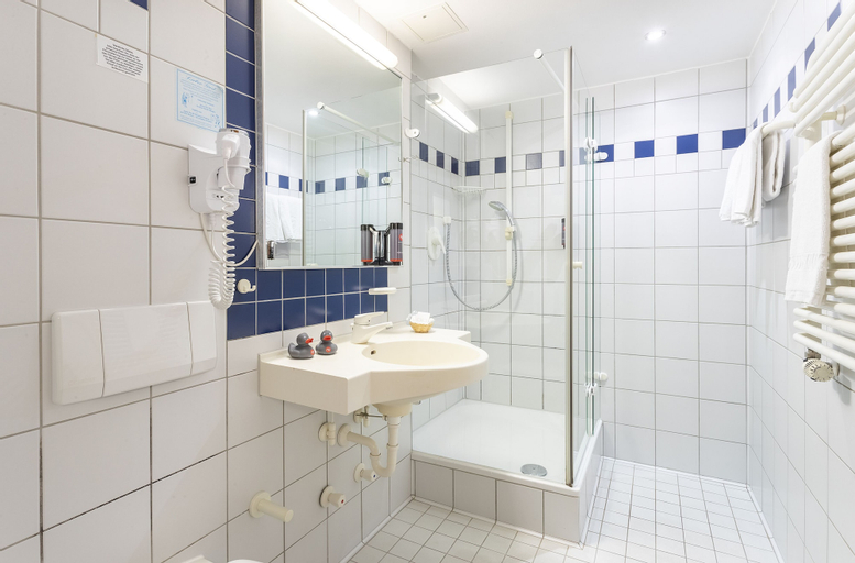 Bathroom 9