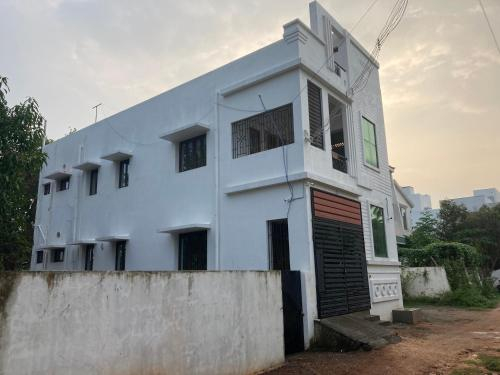 Auro Stay, Viluppuram