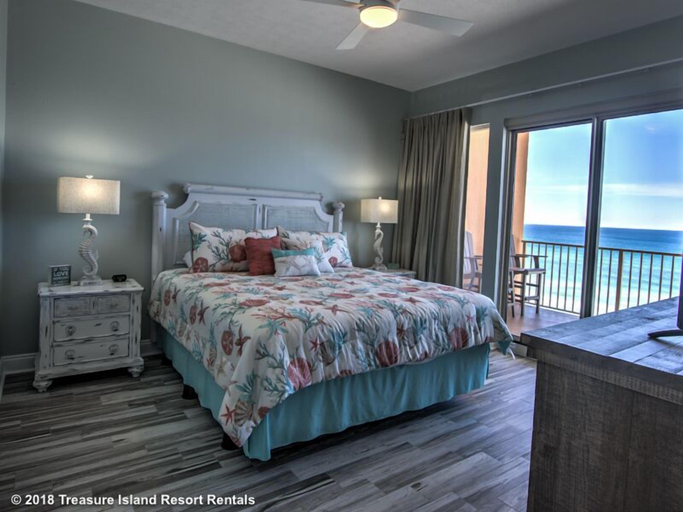Bedroom 4, Treasure Island 0404, Bay