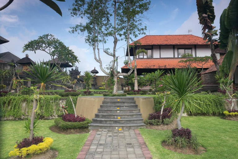 Exterior & Views 12