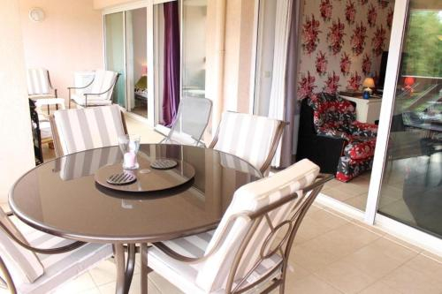 Dining Room 5, Amiraute Apartment J9, Pyrénées-Orientales