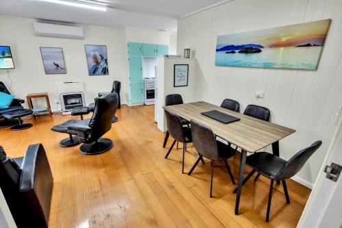 Facilities, River-Lake Cottage, E. Gippsland - Bairnsdale
