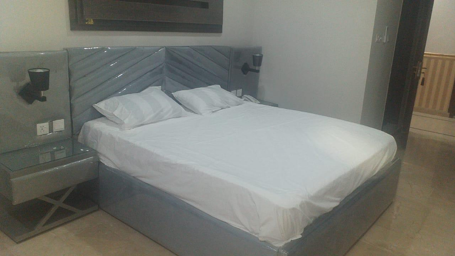 Others 4, HotelH6, Islamabad