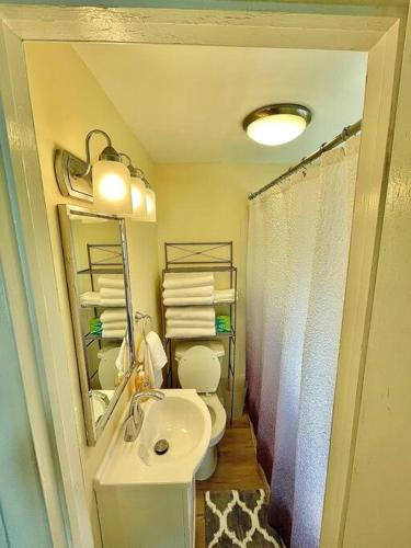 2BR in Burlington with Off Street Parking, Chittenden