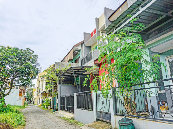 Exterior & Views 2, SPOT ON 92091 Citra Omah Syariah, Malang