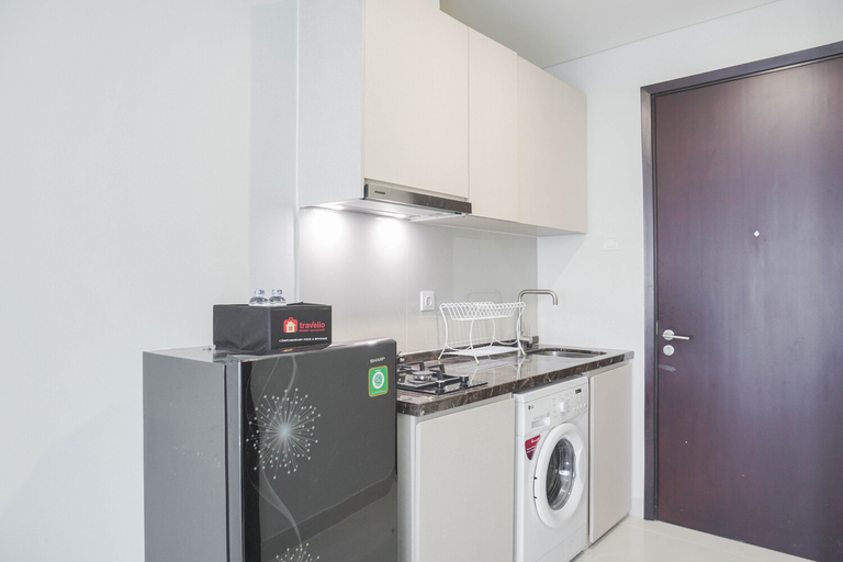 Others 2, High Floor and Minimalist Studio at Puri Mansion Apartment By Travelio, Jakarta Barat