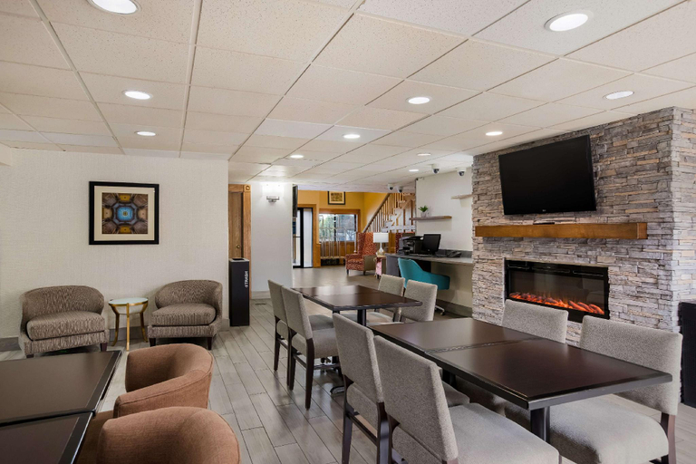 Food & Drinks 5, Best Western Kendallville Inn, Noble