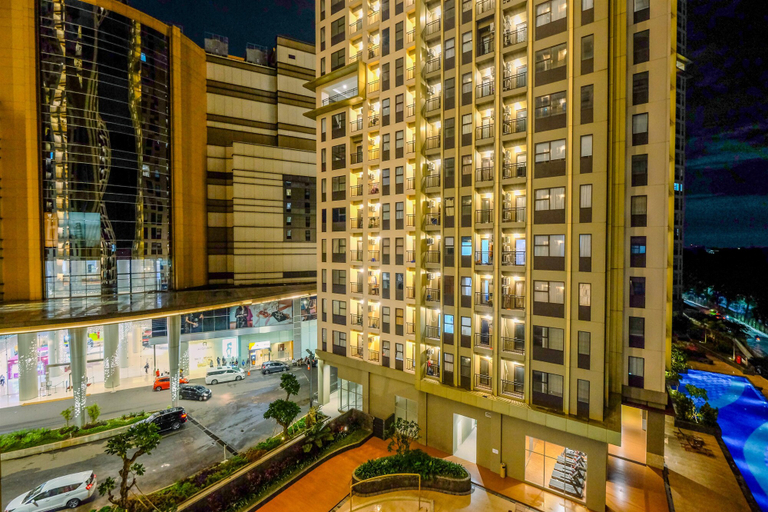 Exterior & Views 4, Well Designed 2BR Corner Transpark Cibubur Apartment By Travelio, Depok