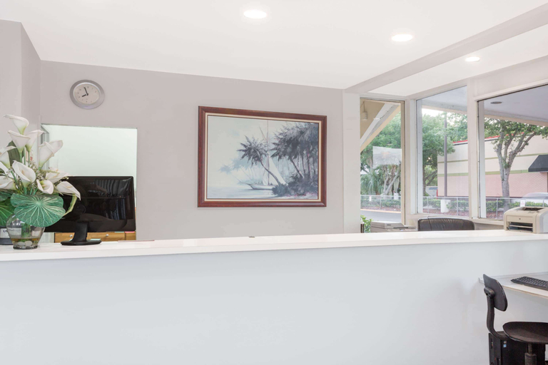 Public Area 3, Howard Johnson by Wyndham Vero Beach / Downtown, Indian River