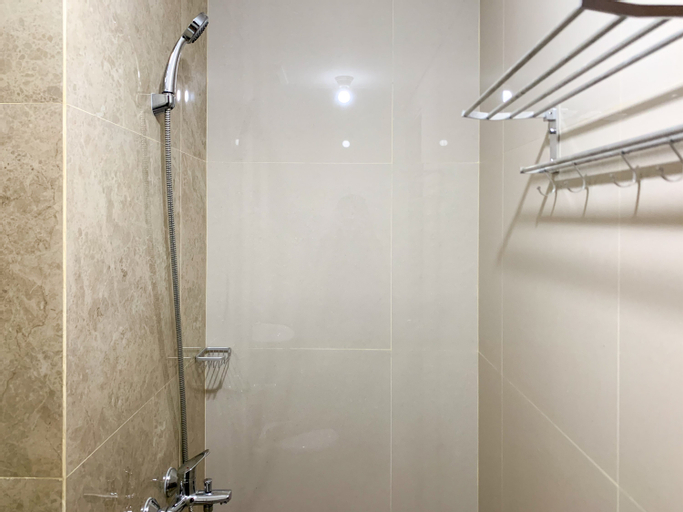 Bedroom 4, Minimalist Studio at Transpark Cibubur Apartment By Travelio, Depok