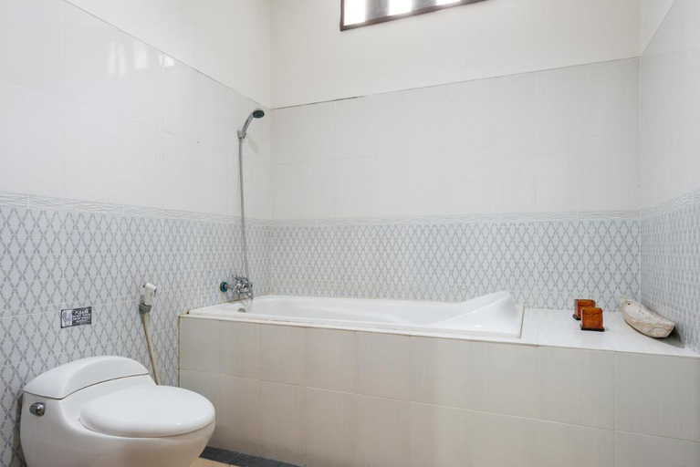 Bathroom 3, Villa Lanikki Legian Bali, Badung