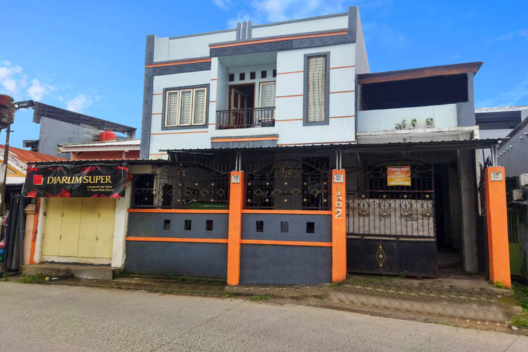Exterior & Views 2, OYO 92100 Kost Biru, Makassar
