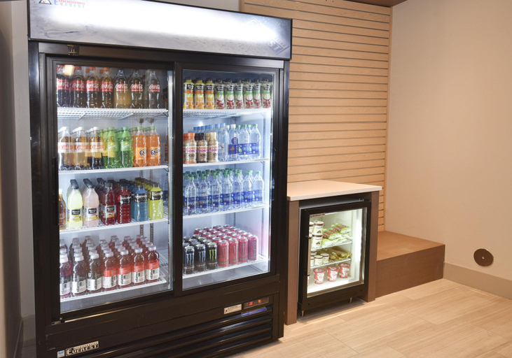 Food & Drinks 5, Holiday Inn Express and Suites - Orlando Southeast by IHG, Orange