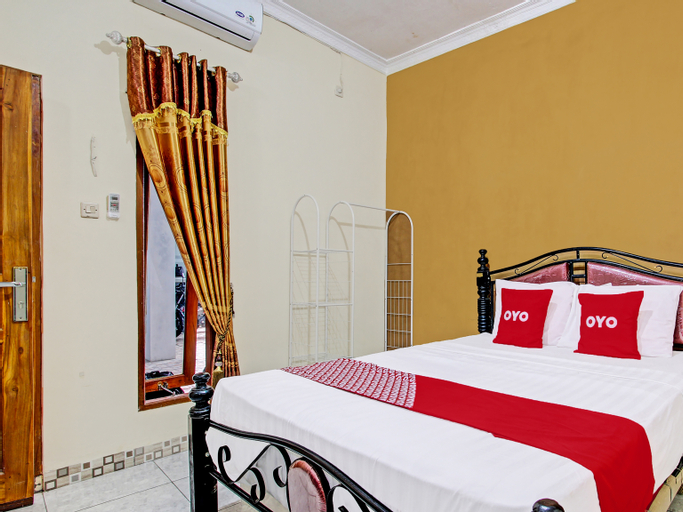 Bedroom 1, OYO 92045 Panca Putri Guest House, Kulon Progo