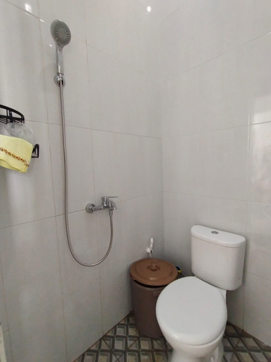 Bathroom, Aufa Villa, Malang